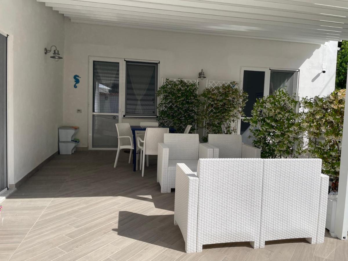 Villa Spring Apartments Meta Exteriör bild